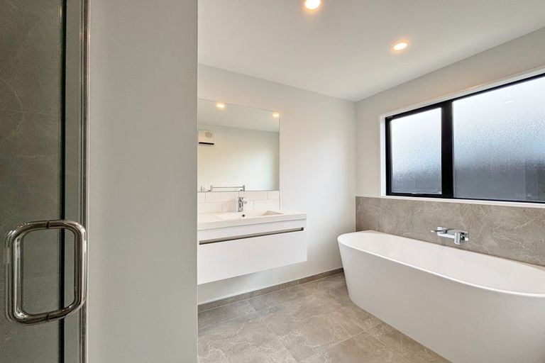 Photo of property in 19 Mckerrow Street, Marshland, Christchurch, 8083