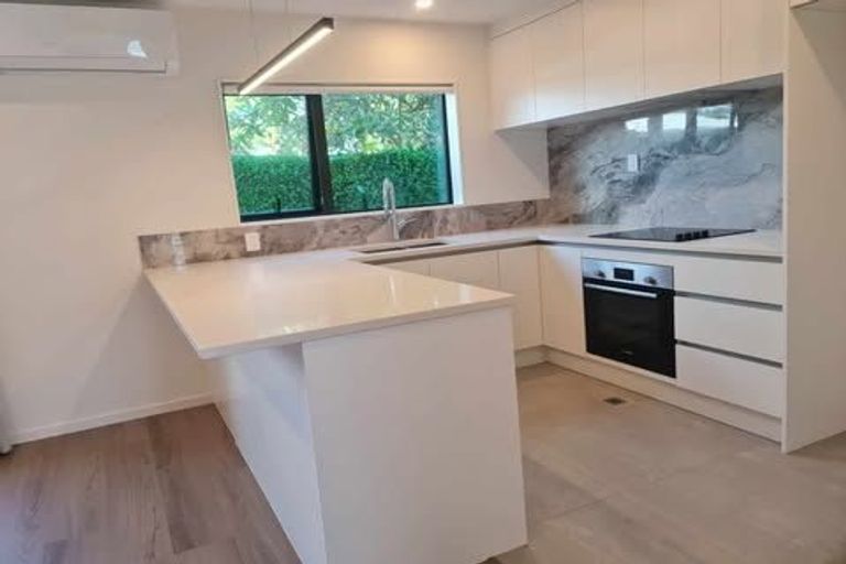 Photo of property in 75f Cardiff Road, Pakuranga, Auckland, 2010