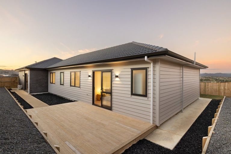 Photo of property in 7 Dolcetto Place, Pokeno, 2402