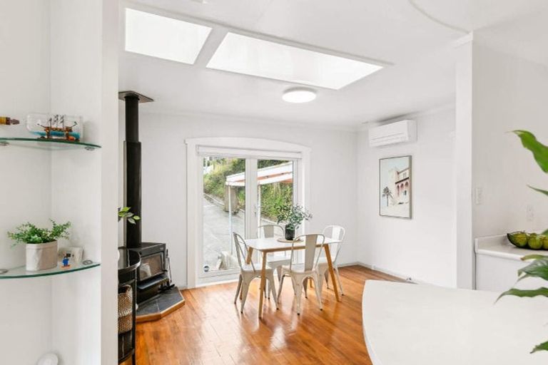 Photo of property in 27 Hathaway Avenue, Karori, Wellington, 6012