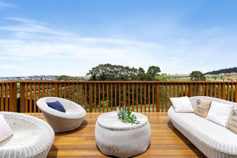 Photo of property in 36 Paparahi Place, Wainui, 0992