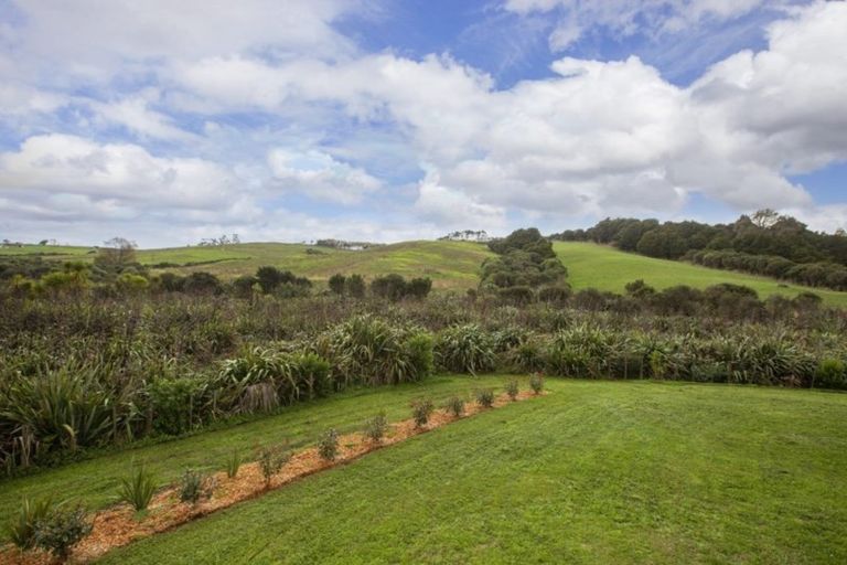 Photo of property in 667 Kaiwaka-mangawhai Road, Hakaru, Wellsford, 0975