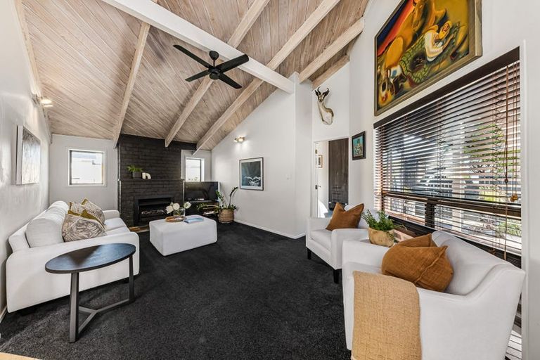 Photo of property in 2/47 Shakespeare Road, Milford, Auckland, 0620