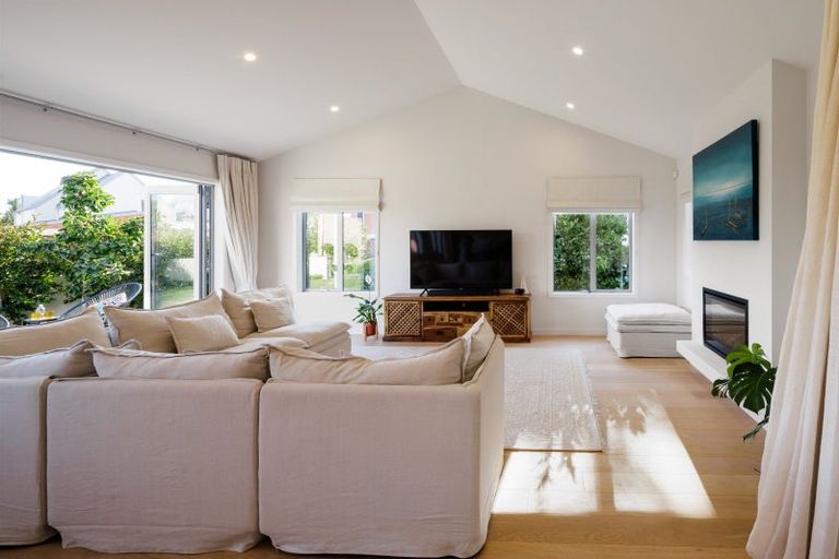 Photo of property in 3 Le Quesnoy Place, Cambridge, 3434