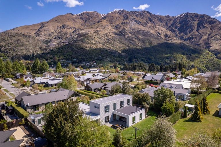 Photo of property in 17 Mathias Terrace, Arthurs Point, Queenstown, 9371