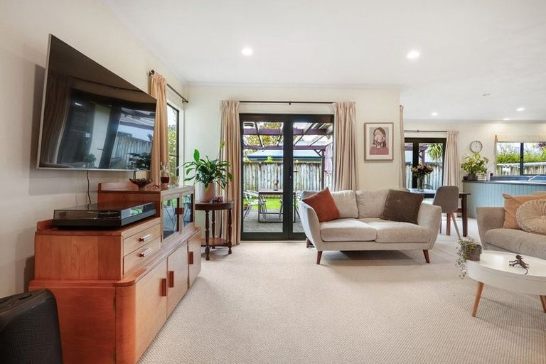 Photo of property in 15 Buckingham Place, Rototuna North, Hamilton, 3210