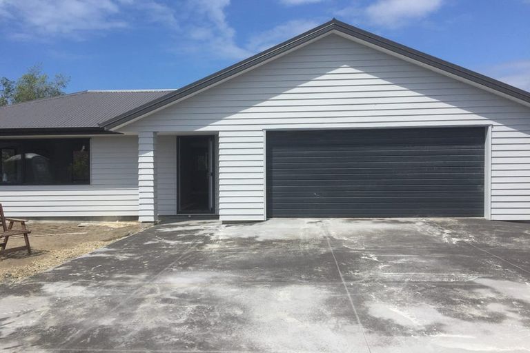 Photo of property in 4a Royal Park Drive, Parklands, Christchurch, 8083