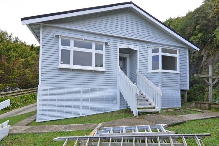 Photo of property in 88 Percy Dyett Drive, Karori, Wellington, 6012