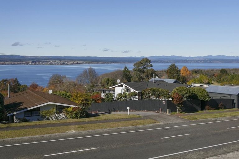 Photo of property in 96 Wakeman Road, Acacia Bay, Taupo, 3330