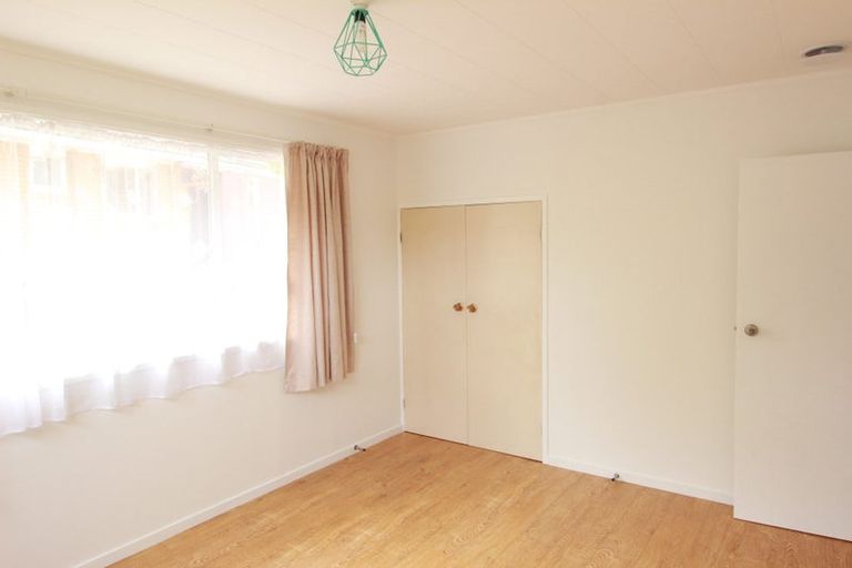 Photo of property in 17 Cunliffe Place, Glenfield, Auckland, 0629