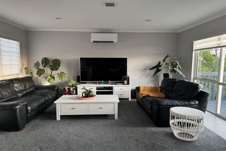 Photo of property in 5a San Luis Place, Golflands, Auckland, 2013