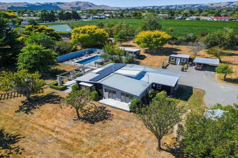 Photo of property in 1 Grey Street, Martinborough, 5711