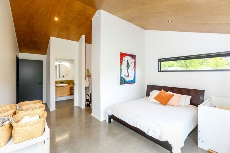 Photo of property in 23c Arden Place, Oakura, 4314