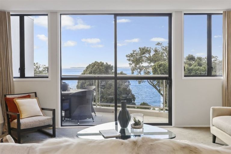 Photo of property in 4/5d The Promenade, Takapuna, Auckland, 0622