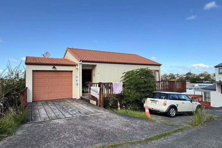 Photo of property in 9n View Road, Glenfield, Auckland, 0627