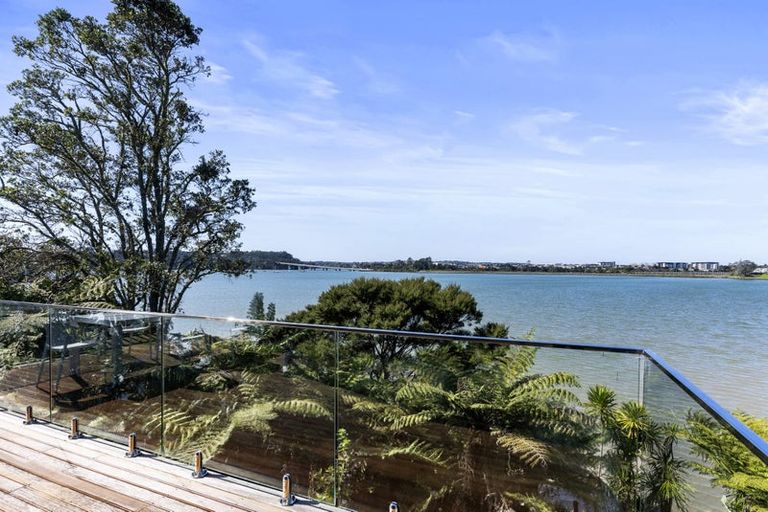 Photo of property in 27 Ferry Parade, Herald Island, Auckland, 0618
