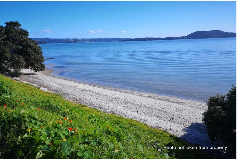 Photo of property in 3 Bermuda Place, One Tree Point, 0118