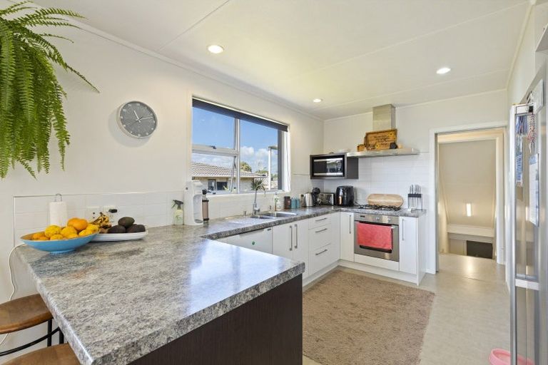 Photo of property in 29 Barrett Street, Westown, New Plymouth, 4310