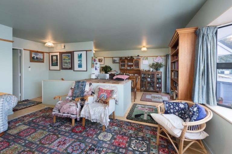 Photo of property in 3/422 Queens Drive, Lyall Bay, Wellington, 6022