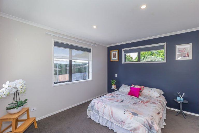 Photo of property in 30 Queenwood Road, Levin, 5510