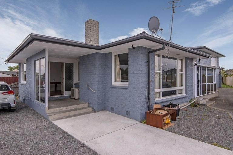 Photo of property in 56 Middlepark Road, Sockburn, Christchurch, 8042