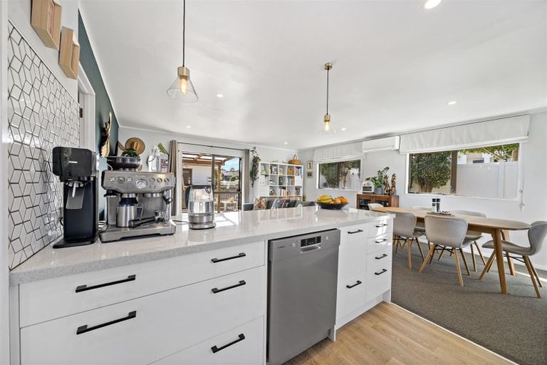 Photo of property in 1/80 Kervil Avenue, Te Atatu Peninsula, Auckland, 0610