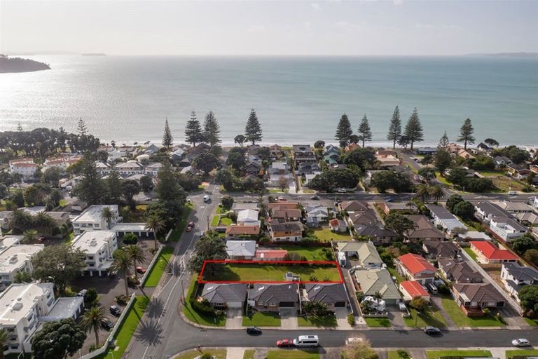 Photo of property in 8 Puriri Avenue, Orewa, 0931