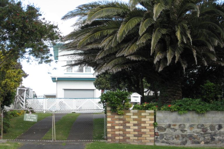 Photo of property in 95 Karaka Street, Castlecliff, Whanganui, 4501