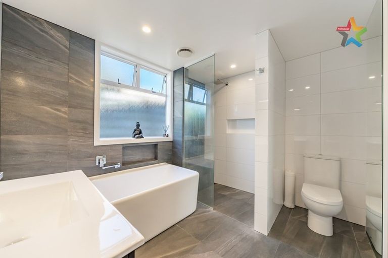 Photo of property in 54 Akatea Road, Korokoro, Lower Hutt, 5012