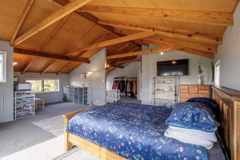 Photo of property in 2656 South Head Road, South Head, Helensville, 0874