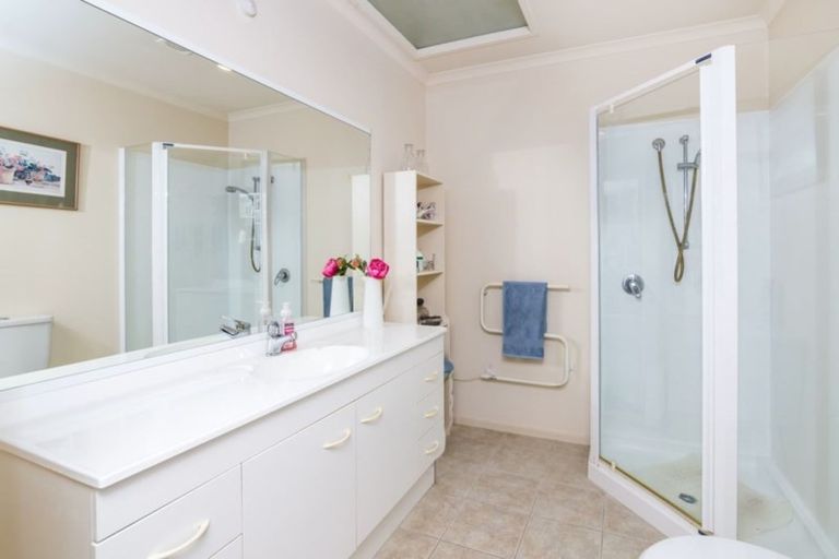 Photo of property in 45 Lakeridge Close, Rangatira Park, Taupo, 3330