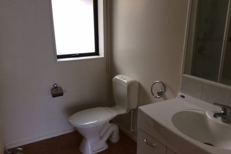 Photo of property in 3b Charlenne Close, Ranui, Auckland, 0612