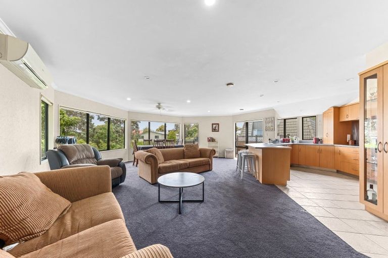 Photo of property in 10 Saint Ives Grove, Whalers Gate, New Plymouth, 4310