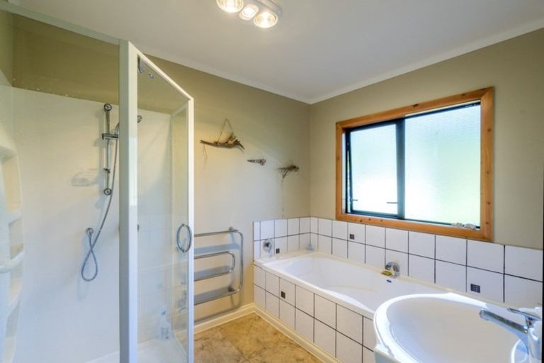 Photo of property in 165b Papaitonga Lake Road, Ohau, Levin, 5570