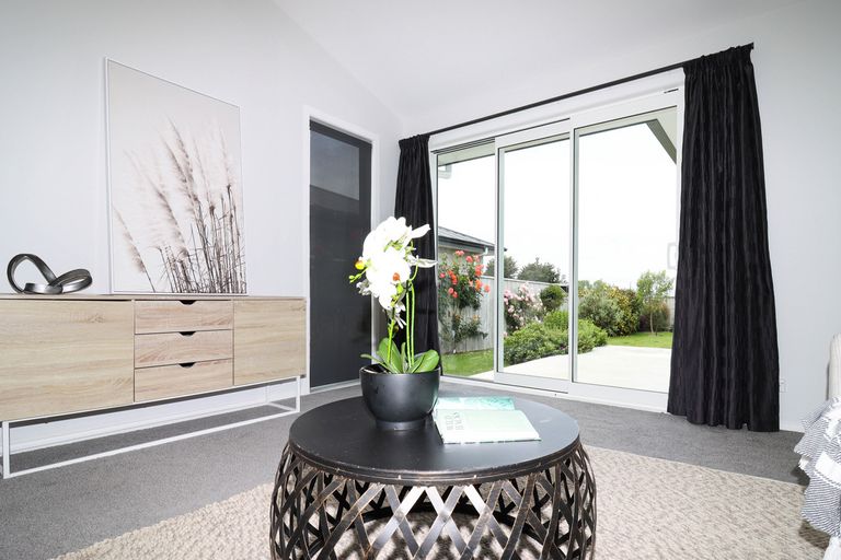 Photo of property in 28 Feist Street, Carterton, 5713