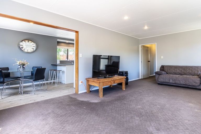 Photo of property in 23 Hookway Grove, Paraparaumu, 5032