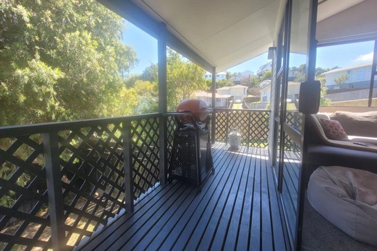 Photo of property in 10 Sombrero View, Ascot Park, Porirua, 5024