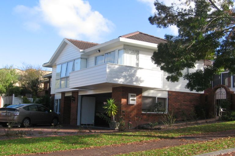 Photo of property in 1/16 Bluefin Way, West Harbour, Auckland, 0618