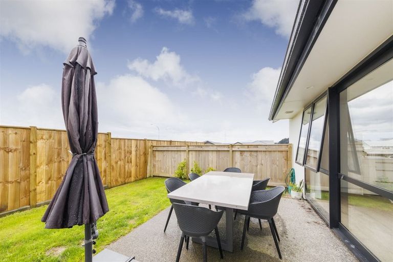 Photo of property in 202 Pacific Drive, Fitzherbert, Palmerston North, 4410