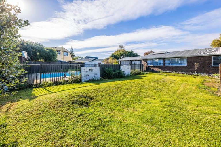 Photo of property in 9 Blanes Road, Weymouth, Auckland, 2103