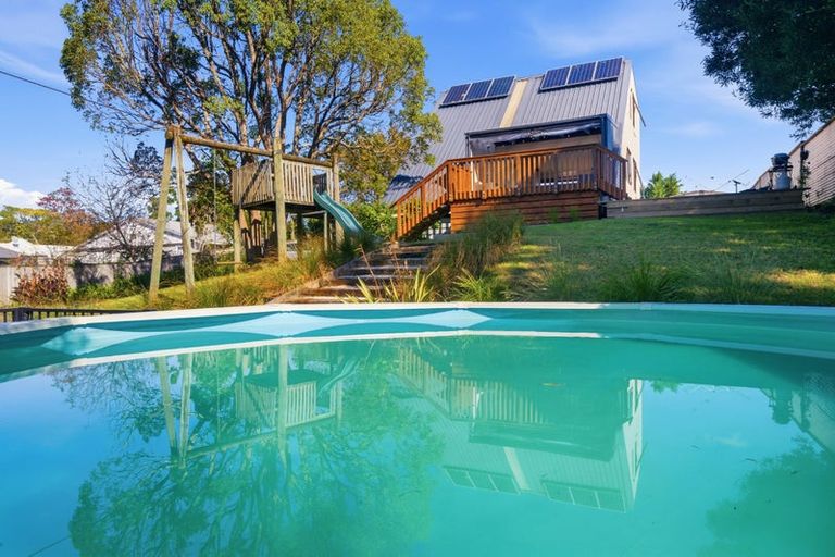 Photo of property in 125 Awaroa Road, Helensville, 0800