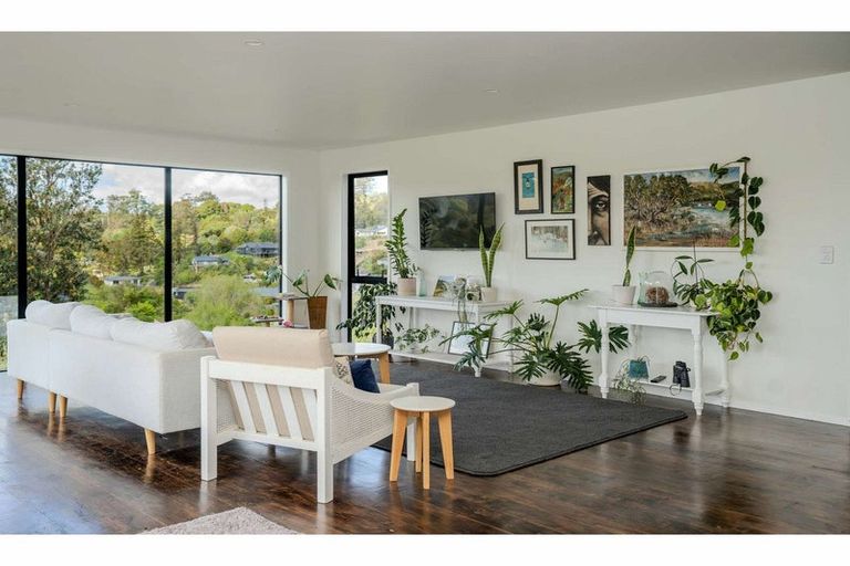 Photo of property in 31 Alderton Drive, Kerikeri, 0230