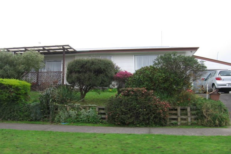 Photo of property in 5 Hillcrest Drive, Kelvin Grove, Palmerston North, 4414