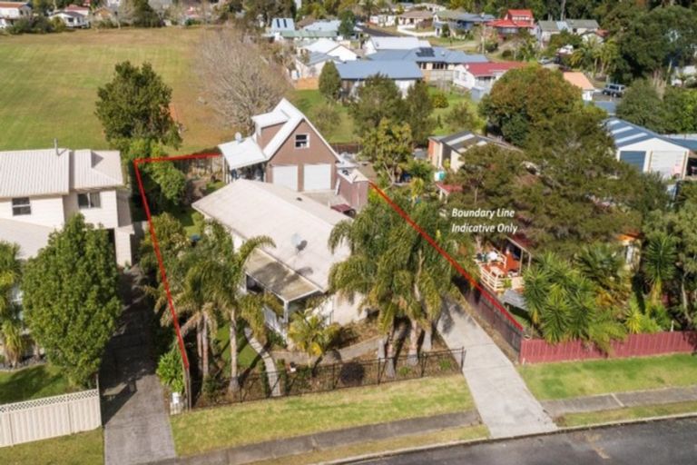 Photo of property in 112 The Drive, Whangamata, 3620