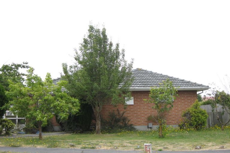 Photo of property in 15 Besant Place, Avondale, Christchurch, 8061