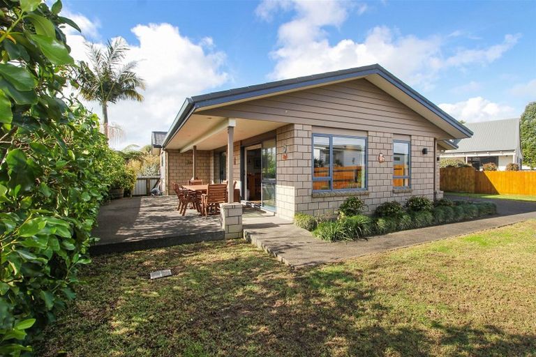 Photo of property in 7 Vela Place, Clarks Beach, 2122