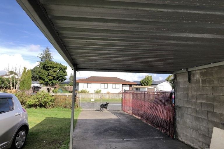 Photo of property in 13a Etherton Drive, Weymouth, Auckland, 2103