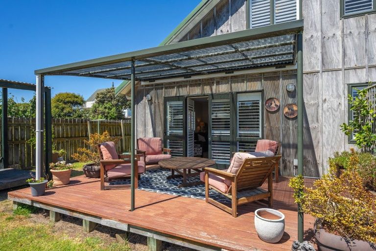 Photo of property in 19 Dixie Street, Te Horo Beach, Otaki, 5581