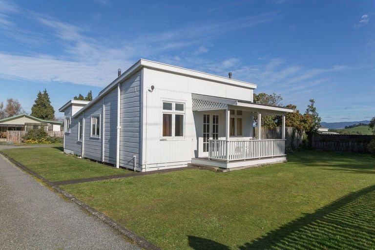 Photo of property in 27 Smith Street, Dannevirke, 4930