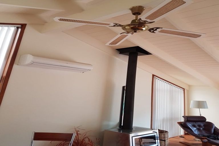 Photo of property in 1/42 Deep Creek Road, Torbay, Auckland, 0630